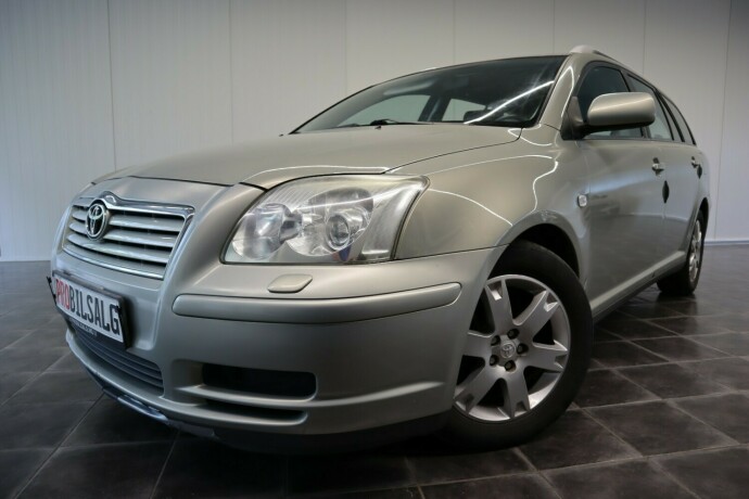 toyota-avensis-bensin-2005-big-0