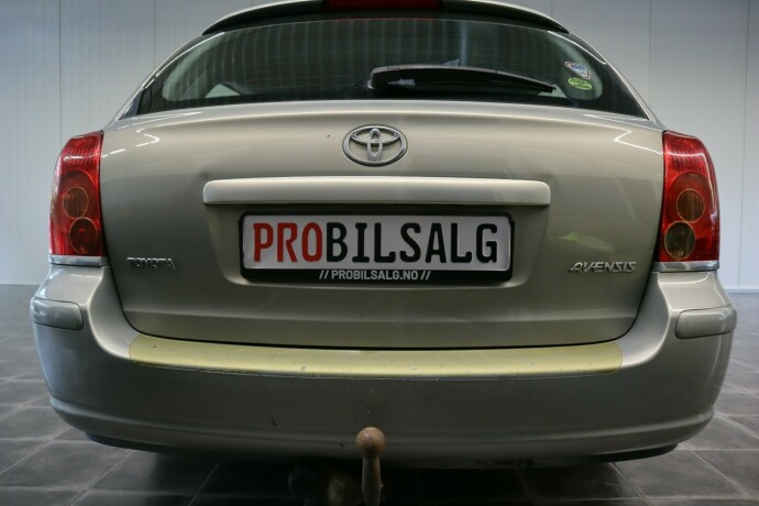 toyota-avensis-bensin-2005-big-8