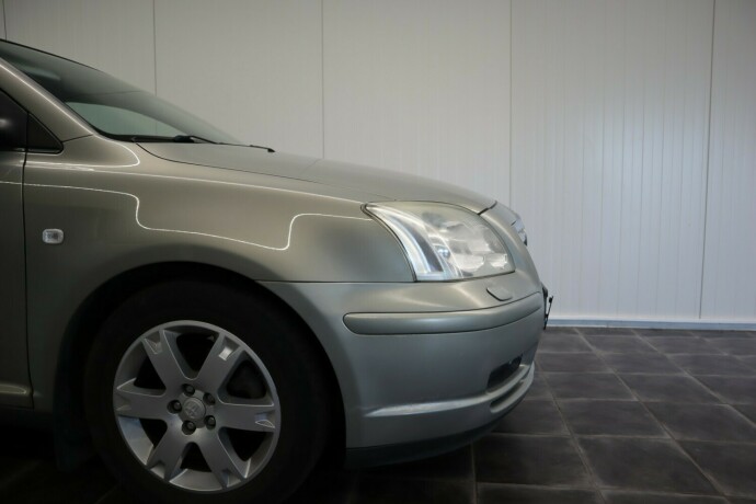 toyota-avensis-bensin-2005-big-16