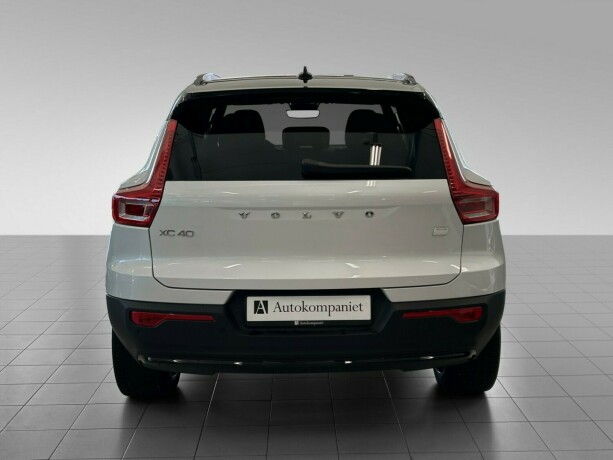 volvo-xc-40-elektrisitet-2023-big-4