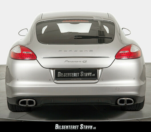 porsche-panamera-bensin-2010-big-3