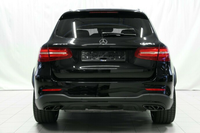 mercedes-benz-glc-bensin-2018-big-3