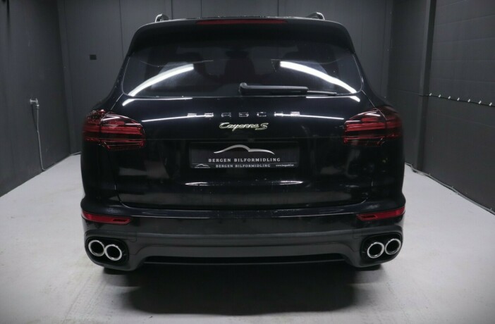 porsche-cayenne-elektrisitetbensin-2015-big-4