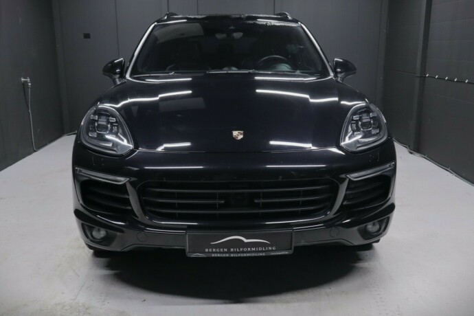 porsche-cayenne-elektrisitetbensin-2015-big-1