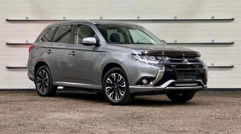 mitsubishi-outlander-elektrisitetbensin-2018-big-0