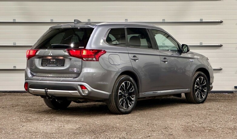 mitsubishi-outlander-elektrisitetbensin-2018-big-2