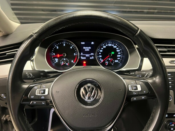 volkswagen-passat-diesel-2016-big-13