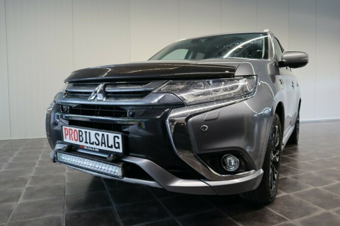 mitsubishi-outlander-elektrisitetbensin-2017-big-0