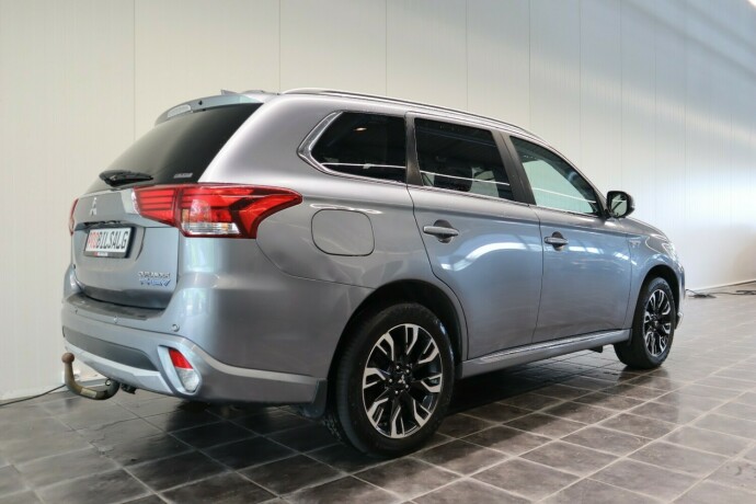 mitsubishi-outlander-elektrisitetbensin-2017-big-8