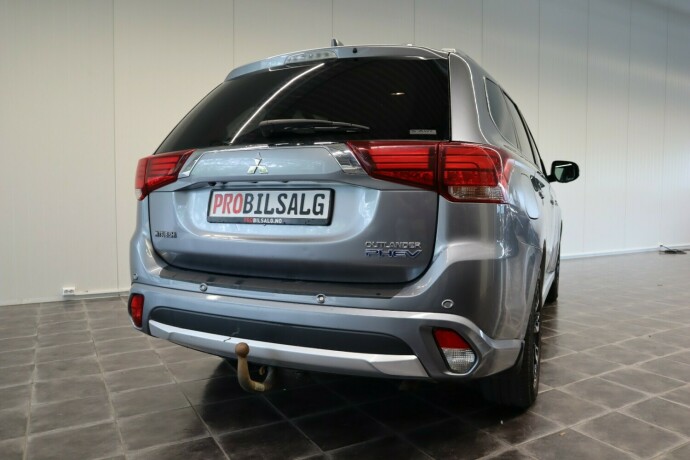 mitsubishi-outlander-elektrisitetbensin-2017-big-4