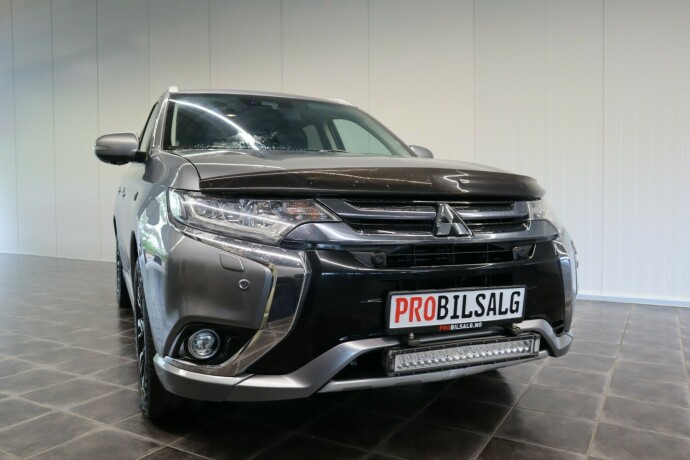 mitsubishi-outlander-elektrisitetbensin-2017-big-1