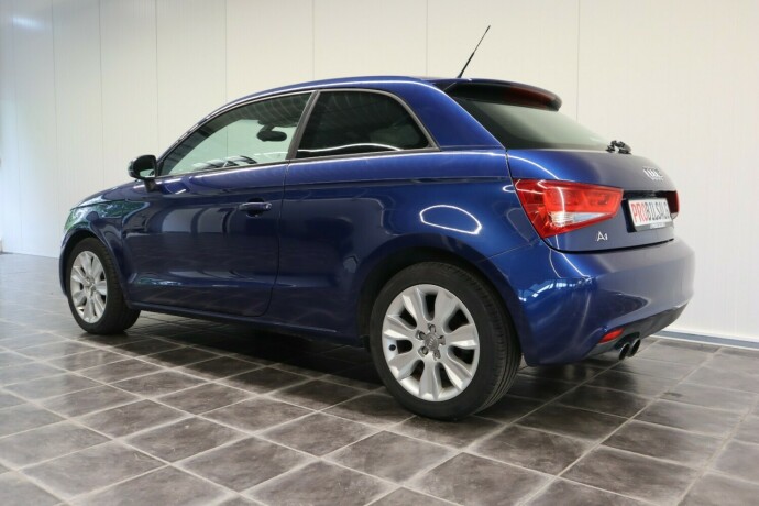 audi-a1-bensin-2011-big-4