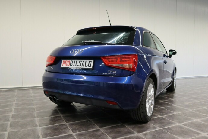 audi-a1-bensin-2011-big-12