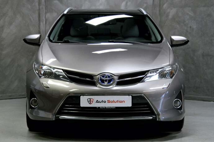 toyota-auris-elektrisitetbensin-2013-big-16