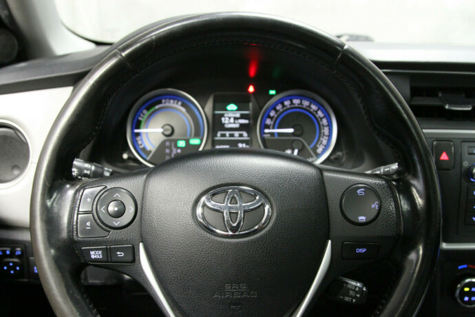 toyota-auris-elektrisitetbensin-2013-big-10