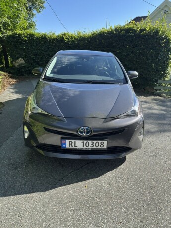 2016-prius-toyota-18l-elektrisitet-bensin-big-1