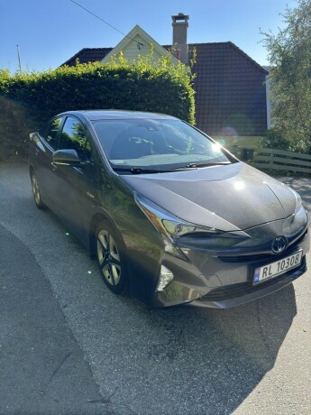 2016-prius-toyota-18l-elektrisitet-bensin-big-2