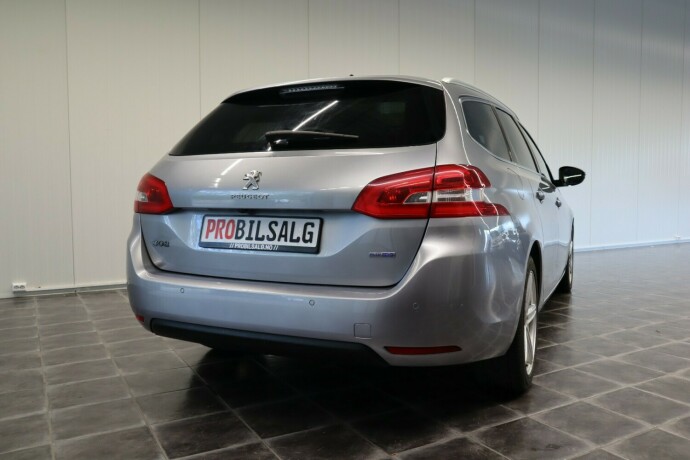 peugeot-308-diesel-2014-big-17