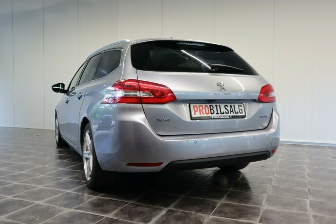 peugeot-308-diesel-2014-big-16