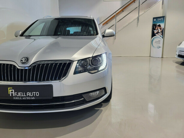 skoda-superb-bensin-2014-big-3