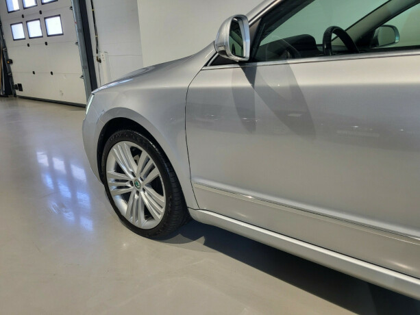 skoda-superb-bensin-2014-big-5