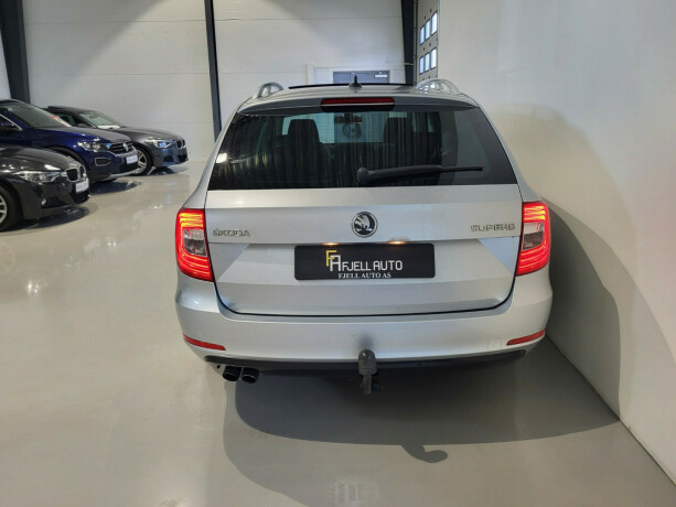 skoda-superb-bensin-2014-big-7