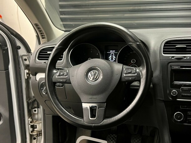 volkswagen-golf-diesel-2012-big-12