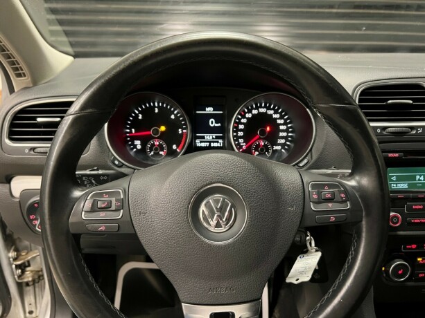 volkswagen-golf-diesel-2012-big-13