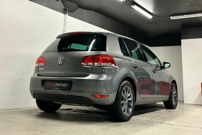 volkswagen-golf-bensin-2011-big-6