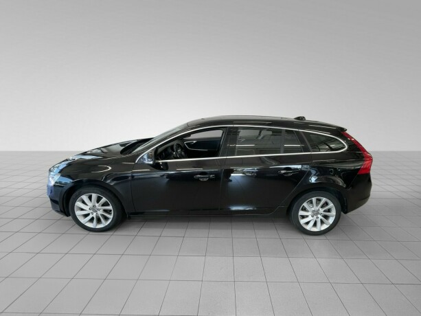 volvo-v60-diesel-2015-big-2