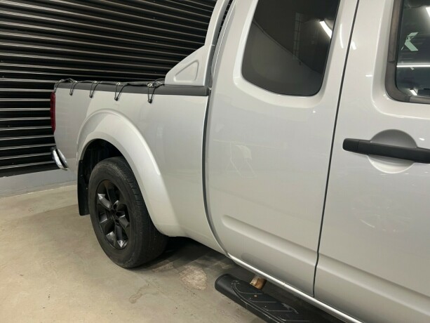 nissan-navara-diesel-2012-big-4