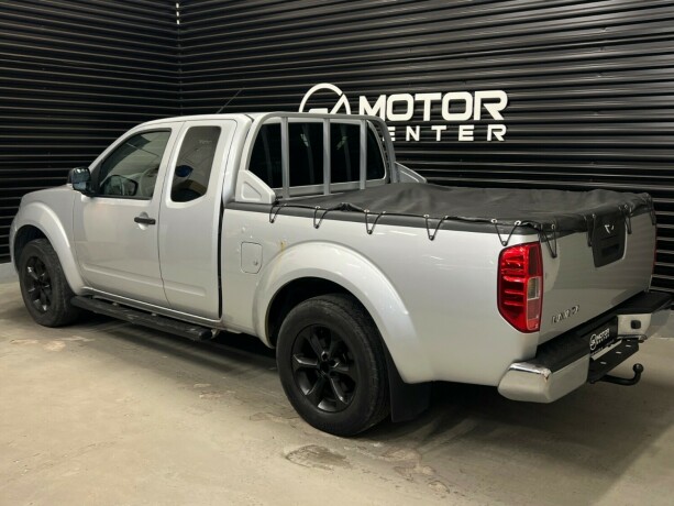 nissan-navara-diesel-2012-big-1