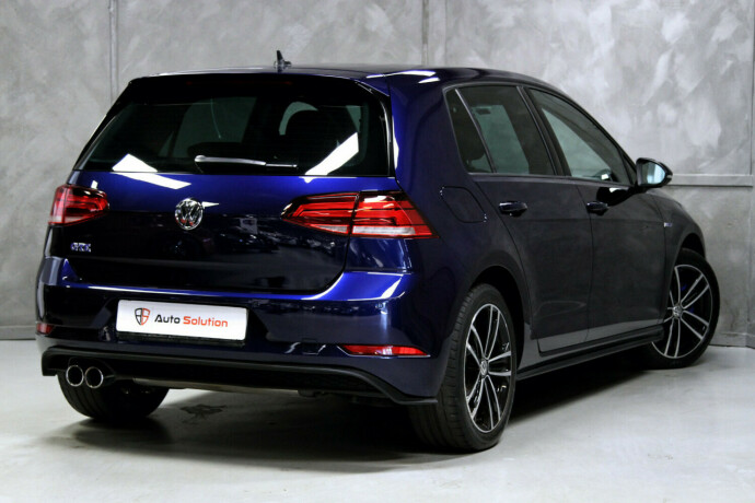 volkswagen-golf-elektrisitetbensin-2019-big-1