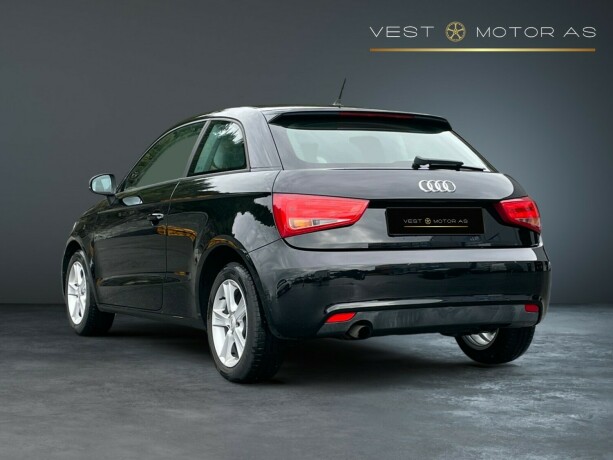 audi-a1-bensin-2011-big-4