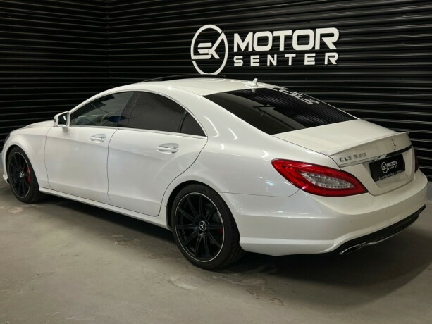 mercedes-benz-cls-bensin-2012-big-1