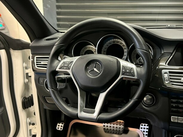 mercedes-benz-cls-bensin-2012-big-17