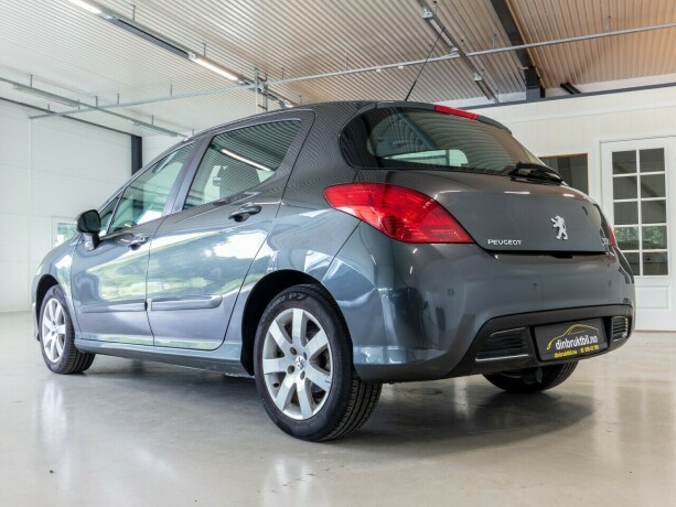 peugeot-308-diesel-2011-big-2