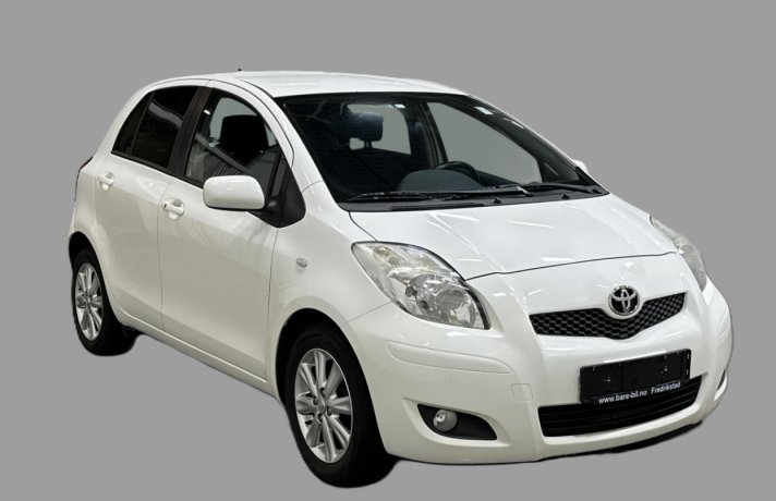 toyota-yaris-diesel-2010-big-1