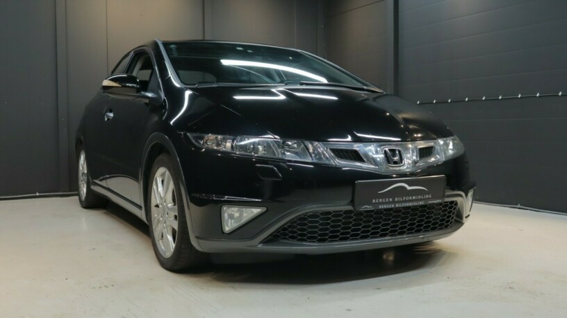 honda-civic-bensin-2011-big-0