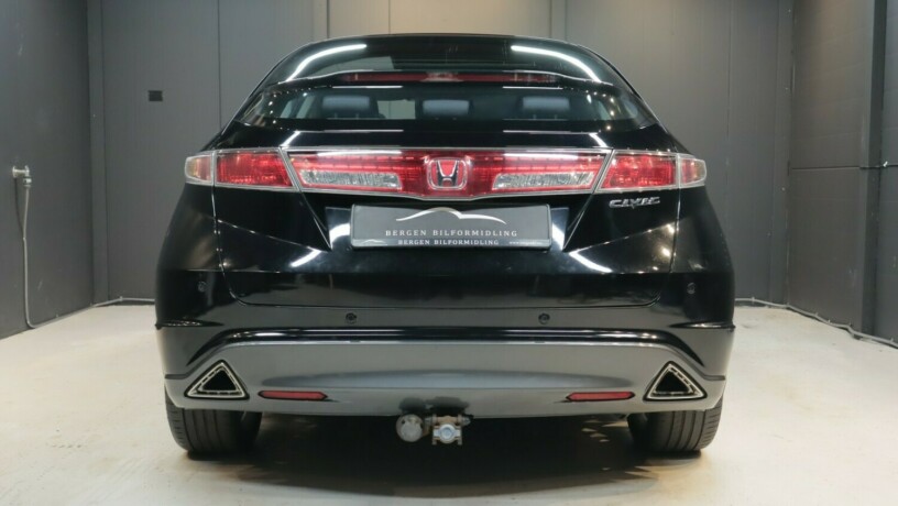 honda-civic-bensin-2011-big-4