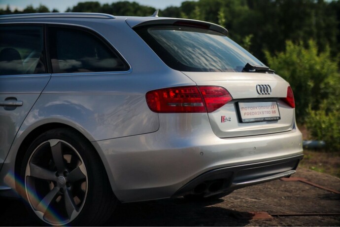 audi-s4-bensin-2010-big-6