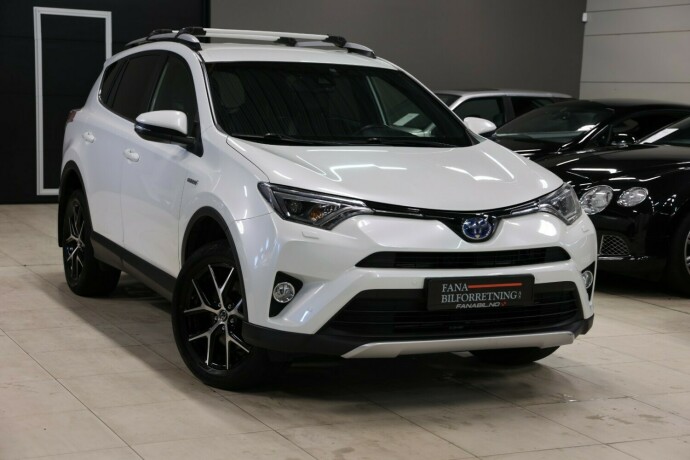 toyota-rav4-elektrisitetbensin-2016-big-3