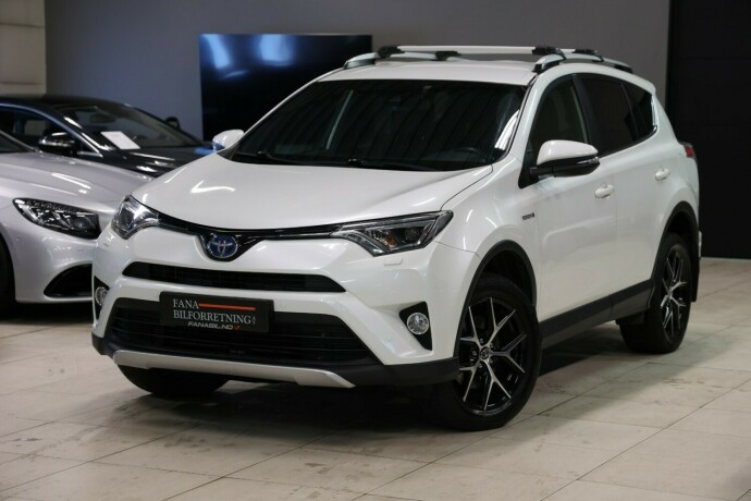 toyota-rav4-elektrisitetbensin-2016-big-0