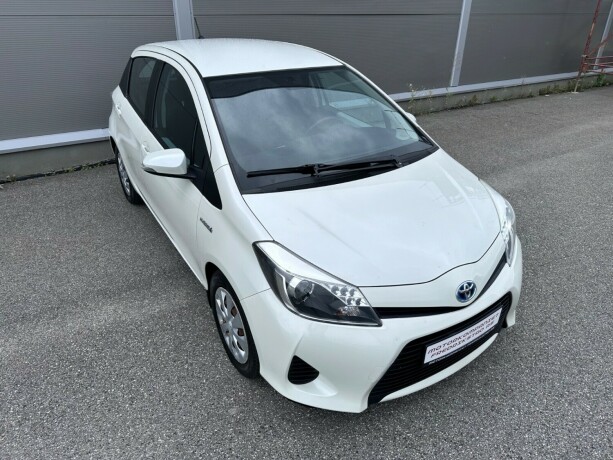 toyota-yaris-bensin-2014-big-4