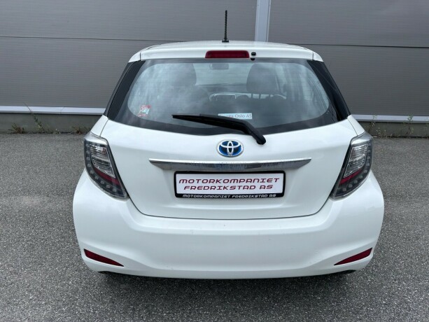 toyota-yaris-bensin-2014-big-10