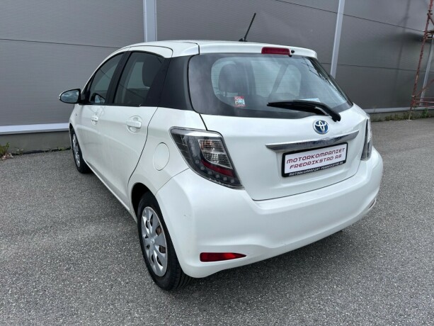 toyota-yaris-bensin-2014-big-2