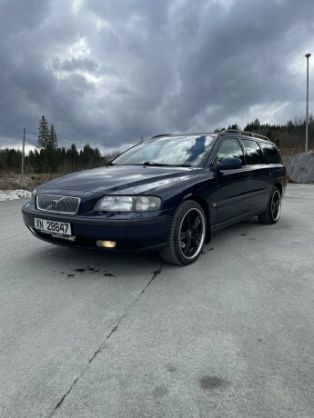 2003-v70-volvo-24l-bensin-big-0