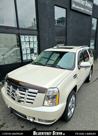 cadillac-escalade-bensin-2012-big-20