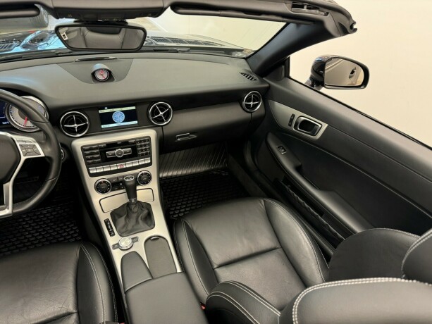 mercedes-benz-slk-bensin-2012-big-15