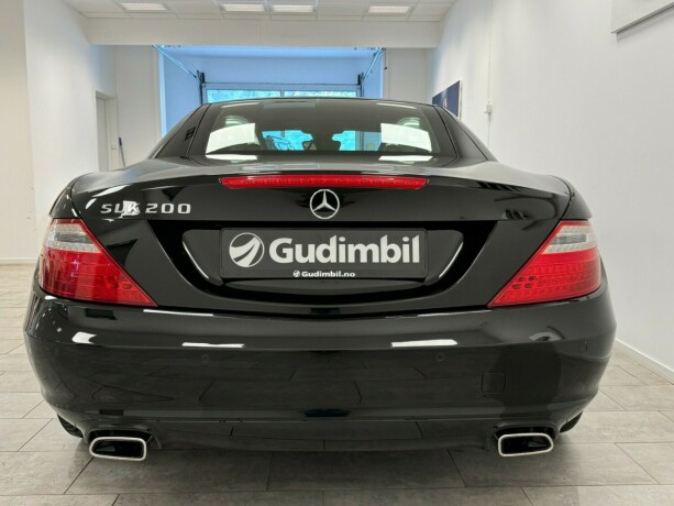 mercedes-benz-slk-bensin-2012-big-10